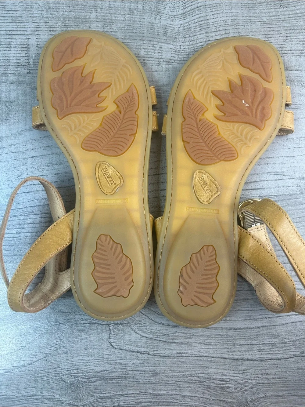BORN Women’s Size 9 M Tan Leather Strappy Ankle Strap Comfort Sandals